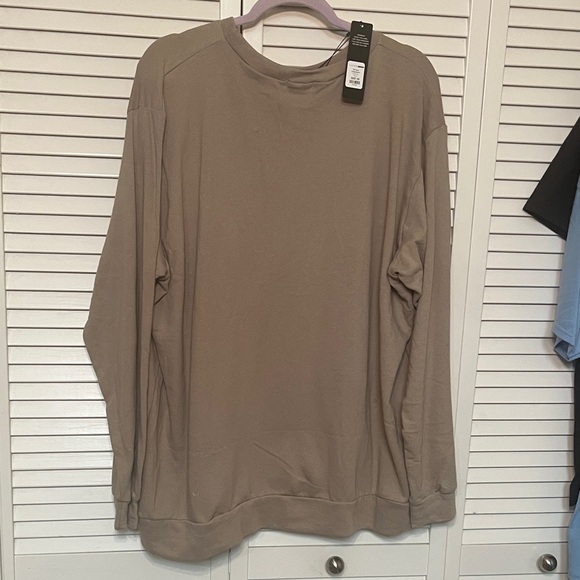 Fashion Nova Tan Sweatshirt - Bad and Boujee Mood - Picture 5 of 6